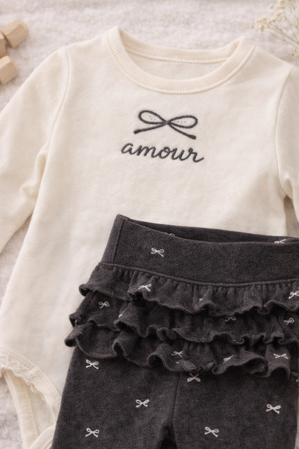 Conjunto beige & gray - Niña Carter’s - 3 piezas | 6 y 18 meses