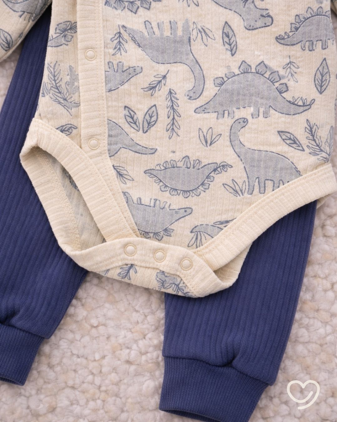 Conjunto de 3 piezas Body+ pants + gorrito 3-6 meses.